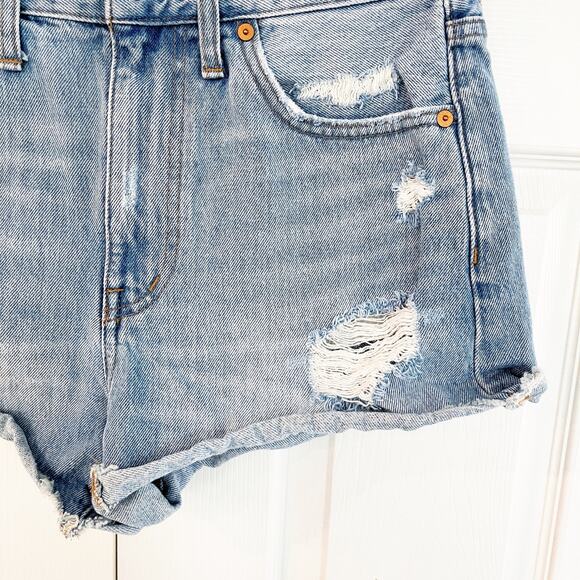 Madewell Relaxed Denim Shorts in Renfield Wash Destructed Edition - Picture 4 of 10